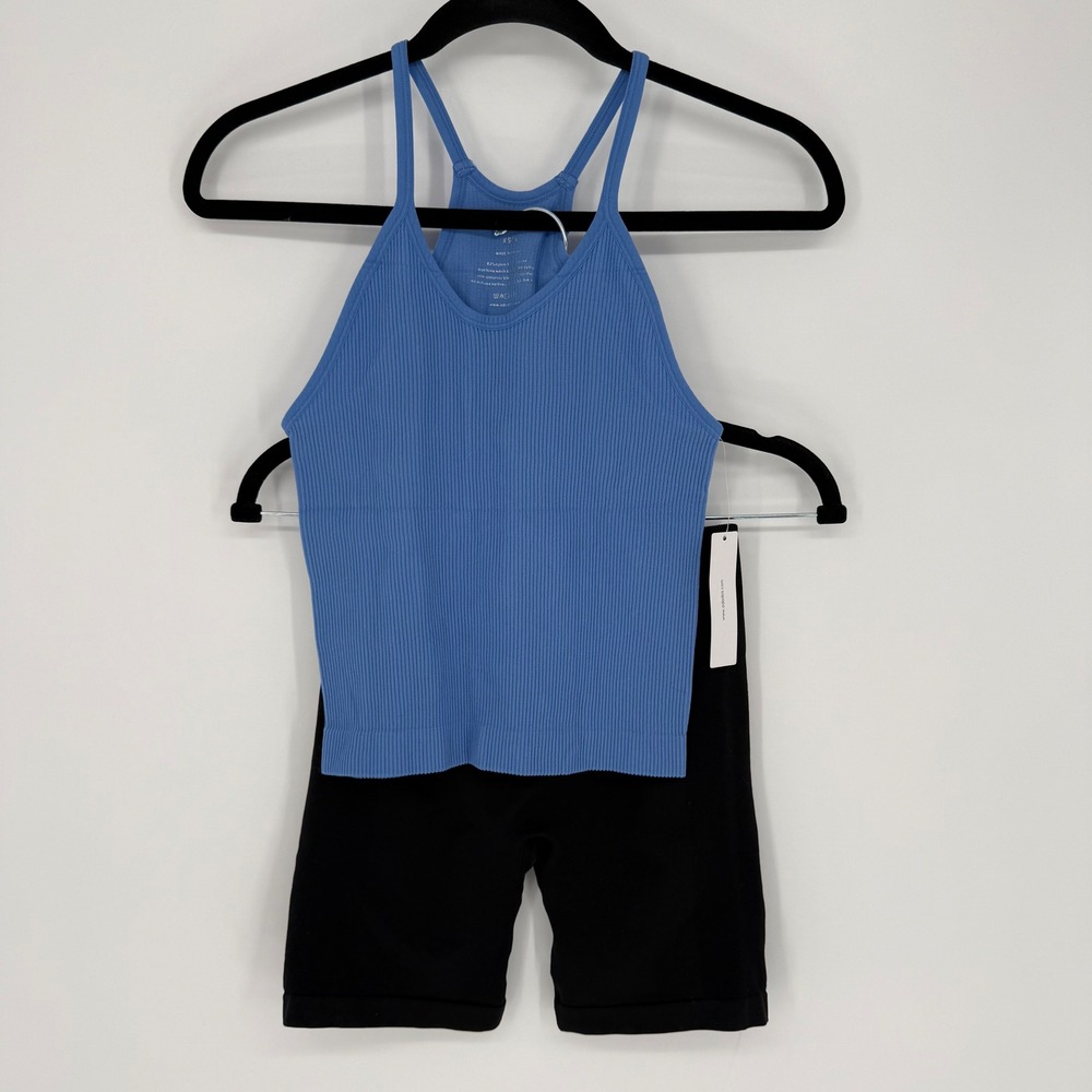 ATHLETIC BUNDLE SEAMLESS ODODOS RIBBED TANK & AUROLA BLACK BIKER SHORTS XS/S